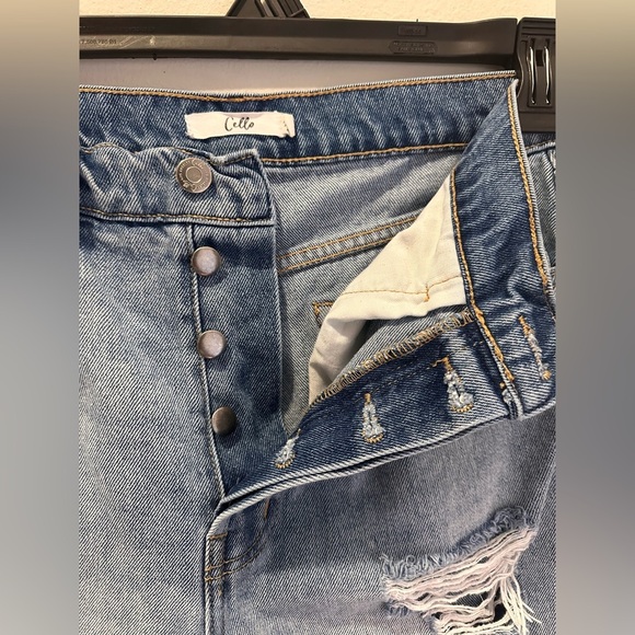 Cello High Rise Button Fly Straight Distressed Jeans Size 7/28 - Picture 3 of 10